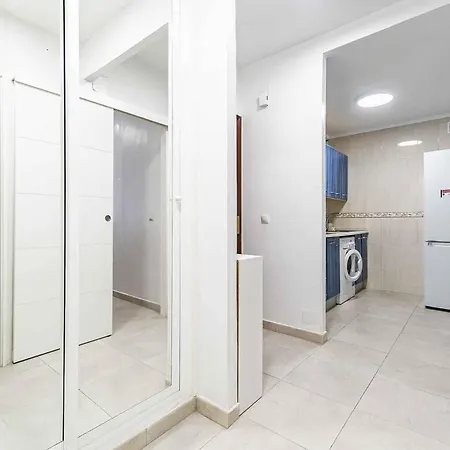 Completo Con Garaje Cerca Del Mar Apartment