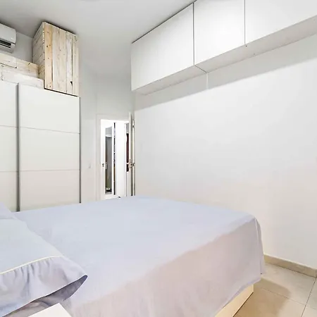 Completo Con Garaje Cerca Del Mar Apartment
