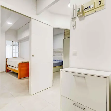 Completo Con Garaje Cerca Del Mar Apartment *