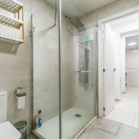 Completo Con Garaje Cerca Del Mar Apartment *