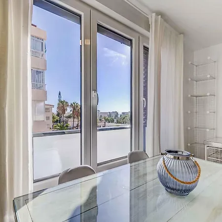Completo Con Garaje Cerca Del Mar Apartment *