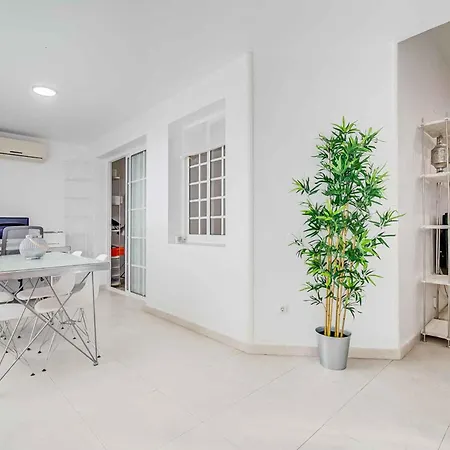 Apartment Completo Con Garaje Cerca Del Mar *