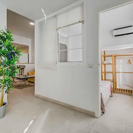 Completo Con Garaje Cerca Del Mar Apartment